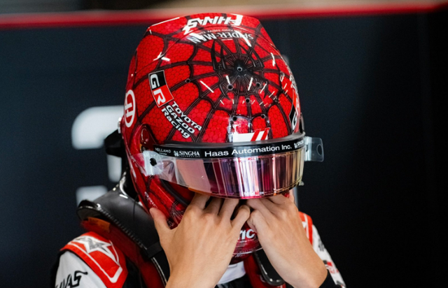 Formula 1: Esteban Ocon va purta în următoarele curse o cască cu model Spider-Man / Pilotul l-a întâlnit pe actorul Tom Holland – VIDEO