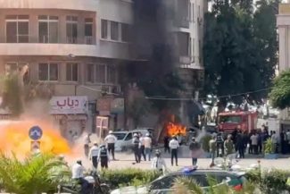 Bilanţul dublei explozii la Damasc, în timpul vizitei lui Macron, creşte la un mort şi 36 de răniţi, anunţă Guvernul sirian