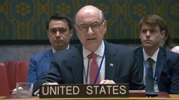 Franţa şi SUA se sfâşie la Consiliul de Securitate al ONU. SUA au prăsit o reuniune după ce ambasadorul francez a luat cuvântul, în semn de protest, după ce Franţa a comparat SUA cu Coreea de Nord şi Rusia, cu care a votat împotriva prelungirii mandatului