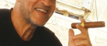 Daniel Siad, cel care ar fi recrutat fotomodele pentru Jeffrey Epstein, a fost găsit mort la domiciliul său din apropierea Parisului. Este deja al doilea bărbat asociat cu Epstein care moare în Franţa