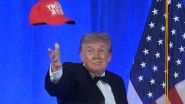 Trump instalează panouri în faţa Muzeului Naţional de Istorie de la Washington, pe care-l consideră prea ”woke”