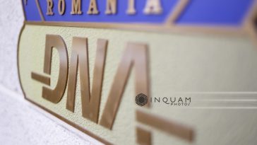 Fostul ofiţer de poliţie judiciară din DNA Marius Moise, achitat definitiv în dosarul în care era acuzat de luare de mită, folosirea de informaţii nedestinate publicităţii şi favorizarea făptuitorului