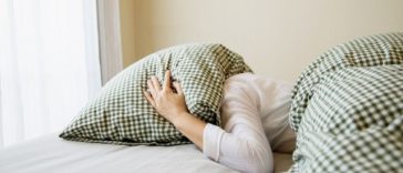 Cum influenţează obiceiurile de somn sănătatea creierului. Cercetătorii au constatat că somnul prelungit ar putea semnala modificări biologice asociate bolii Alzheimer