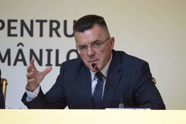 Dan Dungaciu (AUR) îi răspunde lui Grindeanu, după ce a acuzat o înţelegere AUR- Bolojan: Nu mai căutaţi raţiunile şi resorturile politice ale AUR  în cotloanele sau văgăunile Palatelor Cotroceni ori Victoria. Nu de acolo ne extragem mizele