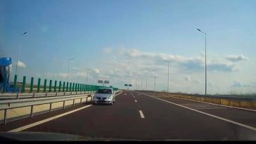 Un şofer din Galaţi, care a circulat pe contrasens pe Autostrada A7, a fost identificat după imaginile devenite virale / A rămas fără permis de conducere pentru 120 de zile
