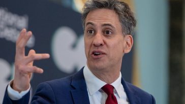 Noul şef al diplomaţiei de la Londra a spus cândva despre Trump că este „idiot”. Ce crede ambasadorul SUA