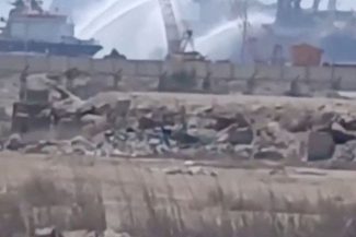 SUA au lansat un nou bombardament asupra Iranului în timp ce conflictul se extinde cu un atac asupra unui port din Egipt. Presa anunţă cel puţin 3 morţi pe insula Qeshm. Un chinez ar fi murit în Kuweit într-un atac iranian / Pakistanul anunţă negocieri