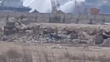 SUA au lansat un nou bombardament asupra Iranului în timp ce conflictul se extinde cu un atac asupra unui port din Egipt. Presa anunţă cel puţin 3 morţi pe insula Qeshm. Un chinez ar fi murit în Kuweit într-un atac iranian / Pakistanul anunţă negocieri