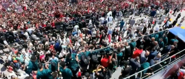 Cupa Mondială: Jucătorii naţionalei Egiptului, primiţi ca nişte eroi la revenirea acasă. “Ne-aţi făcut mândri!” – VIDEO