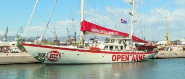 Velierul El Astral al ONG-ului spaniol Open Arms soseşte la Havana cu ajutoare umanitare