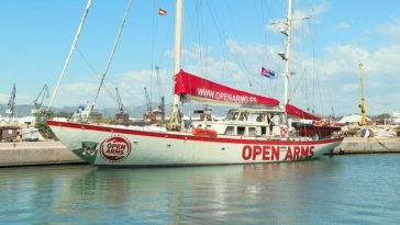 Velierul El Astral al ONG-ului spaniol Open Arms soseşte la Havana cu ajutoare umanitare