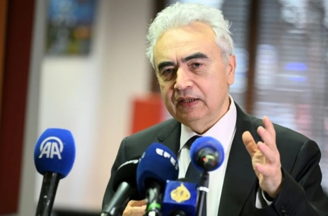 Agenţia Internaţională a Energiei anunţă o relansare ”în curs” a cererii de petrol şi îşi îmbunătăţeşte uşor previziunile pe 2026