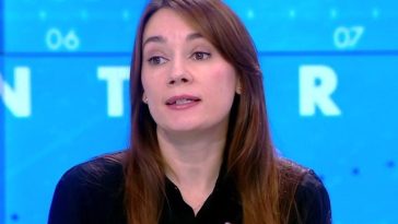 Fostă directoare a RT France, comentatoarea pro-Kremlin Ksenia Fedorova este vizată de un ordin de expulzare din Franţa