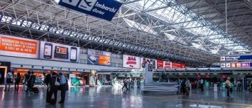 Noul sistem de control la frontiere al UE triplează timpul de trecere prin controlul paşapoartelor, avertizează operatorii aeroportuari