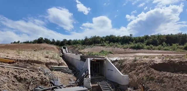 CNAIR: Progres bun al constructorului turc Makyol pe şantierele tronsoanelor 1 şi 2 de pe Autostrada Sibiu – Făgăraş (A13). Peste 800 muncitori şi 400 de utilaje, pe şantier – FOTO, VIDEO