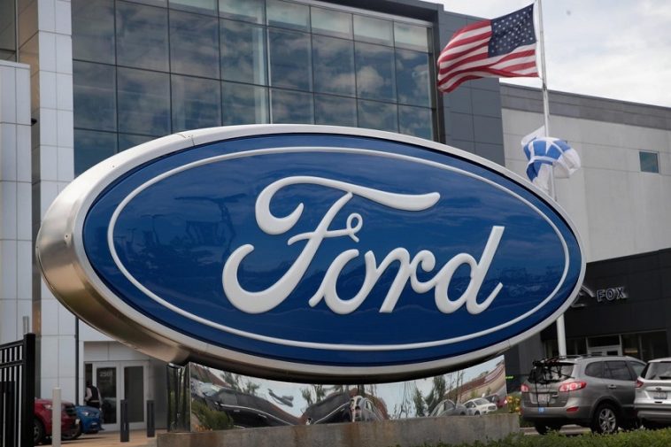 Companiile care au concediat angajaţi invocând inteligenţa artificială încep să îi reangajeze; Ford este unul dintre exemple