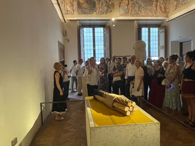 Mircea Cantor a inaugurat expoziţia „Constelaţii ale Antichităţii” la Muzeul Palazzo Altemps din Roma – FOTO