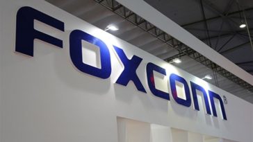 Foxconn îşi majorează veniturile cu aproape 40% datorită boomului AI, dar avertizează asupra riscurilor geopolitice