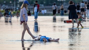 Franţa se confruntă cu un nou val de căldură, înregistrând incendii şi perturbări majore inclusiv în regiunea pariziană