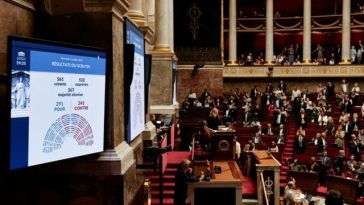 Parlamentul francez adoptă, după ani de dezbateri, ”ajutorul pentru a muri”
