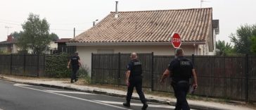 Un bărbat cunoscut poliţiei şi justiţiei, arestat în Franţa, suspectat de furtul a 44 de sticle de vin de calitate superioară dintr-o casă evacuată la Eysines, din cauza incendiului din Gironde