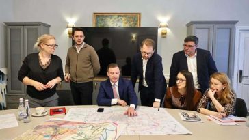 Dominic Fritz, atac la adresa lui Alfred Simonis: Zice Fredi Simonis că de când a început să se ia de USR (cuvântul magic: galoşii!) are reacţii favorabile/ Simonis îi răspunde: Dacă vrei să discutăm despre proiectele Timişoarei şi ale Timişului, sunt aic