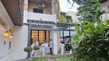 Un nou spaţiu expoziţional a fost deschis într-o vilă interbelică din Bucureşti/ Artista americană Catherine Webb şi-a prezentat lucrările inspirate de locurile şi prietenii din România/ FOTO