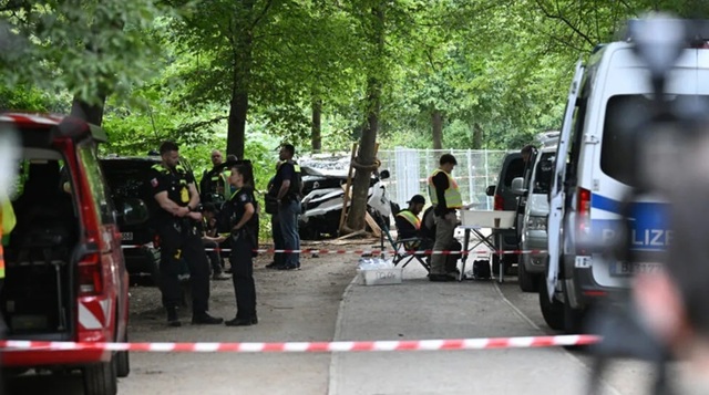 Suspectul în cazul atacului “islamist terorist” de sâmbătă a fost împuşcat mortal de poliţie într-o suburbie a Berlinului, potrivit presei germane