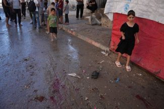 Lovituri israeliene în Gaza: Cel puţin opt persoane au fost ucise în timpul unei înmormântări