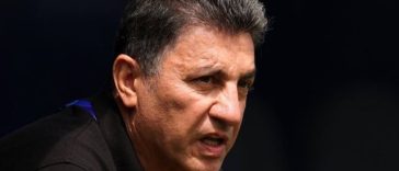 Selecţionerul Iranului, Amir Ghalenoei, va rămâne la conducerea echipei pentru Cupa Asiei