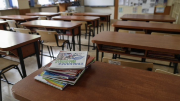 Federaţiile din educaţie anunţă că refuză să participe la ”aşa-zisele” discuţii pe tema legii salarizării
