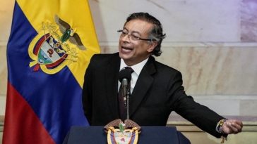 Preşedintele columbian în exerciţiu Gustavo Petro, care nu recunoaşte rezultatul alegerilor prezidenţiale columbiene, îl acuză pe preşedintele ales Abelardo de la Espriella de faptul că ”se supune în mod direct Departamentului de Stat al Statelor Unite”