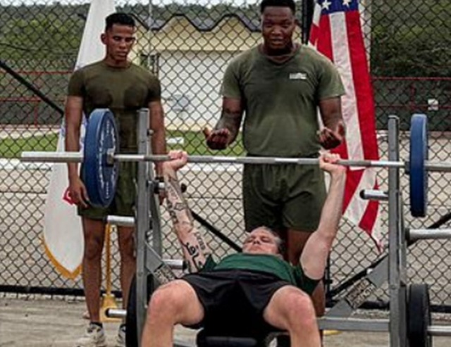 Armata americană urmează să măsoare nivelul testosteronului militarilor, pentru a identifica un eventual deficit şi a le propune un tratament hormonal, anunţă Pete Hegseth