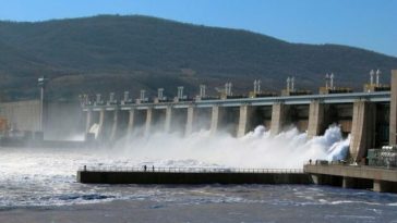 INS: Resursele de energie electrică au crescut cu 389,5 milioane kWh, în primele cinci luni, faţă de perioada similară din 2025. S-a redus producţia din centralele nuclearo-electrice, dar a crescut cea din hidrocentrale