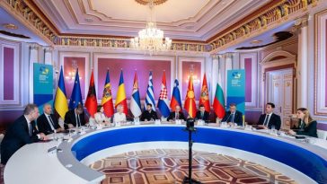 Declaraţia de la Kiev: Rămânem uniţi în convingerea că nu poate exista o pace durabilă, securitate, stabilitate în Europa fără o Ucraină suverană şi independentă / Solicităm Rusiei să înceteze imediat războiul!