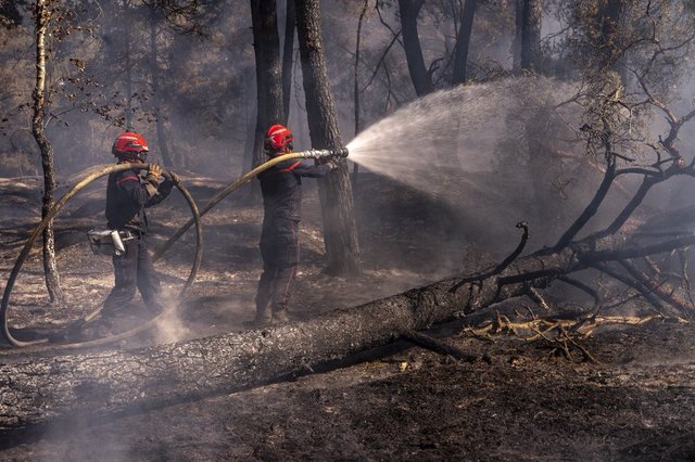 Emmanuel Macron, în timpul vizitei în regiunea Gironde, afectată de incendii: Este cea mai dificilă situaţie de la al Doilea Război Mondial încoace. Ne confruntăm cu un incendiu fără precedent, peste 60.000 de hectare au ars deja