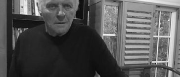 Niciodată nu e prea târziu să-ţi urmezi visul. La 88 de ani, Anthony Hopkins începe cariera de compozitor odată cu lansarea primului său single