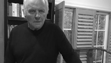 Niciodată nu e prea târziu să-ţi urmezi visul. La 88 de ani, Anthony Hopkins începe cariera de compozitor odată cu lansarea primului său single