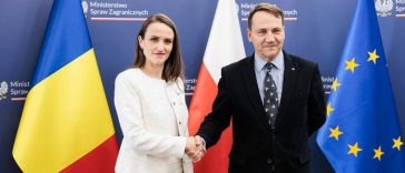 Polonia a transmis condamnarea fermă faţă de recentele incursiuni ilegale în spaţiul aerian al României / Oana Ţoiu şi Radek Sikorski au discutat despre ultimele incidente şi apărarea comună