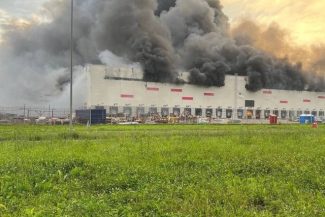 Incendiu la instalaţii industriale din oraşul rus Riazan, în urma unui atac cu drone / Regiunea găzduieşte numeroase complexe industriale mari, inclusiv o rafinărie de petrol şi un centru logistic – FOTO / VIDEO