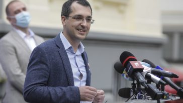 Dosarul Pfizer – Vlad Voiculescu: Domnii Rogobete şi Nazare au fost la Washington să negocieze cu Pfizer / Ce şi cum au negociat nu se ştie / Domnul Rafila încă nu a explicat de ce nu a acceptat oferta Pfizer de a închide contractul la jumătate din preţ