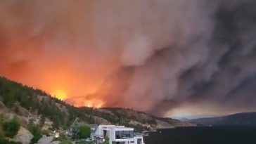 Canada pregăteşte evacuarea unei comunităţi din Ontario, în timp ce fumul incendiilor afectează calitatea aerului în SUA