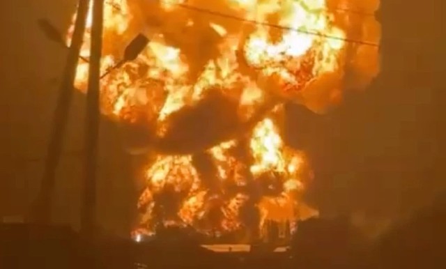 Dronele ucrainene au atacat o bază petrolieră din Stavropol, unde a izbucnit un incendiu. Şi regiunea Moscova, inclusiv capitala, a fost vizată de drone