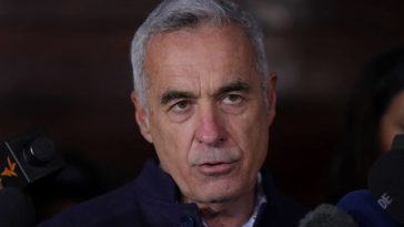 Finalizarea cercetării profesionale a lui Călin Georgescu la Universitatea Piteşti, blocată de un an şi jumătate de auto-suspendarea sa din funcţie