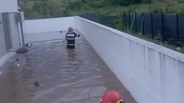 Prahova: Pompierii intervin în mai multe localităţi, în urma ploilor torenţiale/ Cele mai afectate sunt Păuleşti şi Filipeştii de Târg – VIDEO