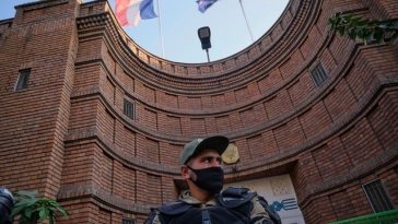 Doi diplomaţi francezi agresaţi în Iran au revenit la Paris, anunţă Guvernul francez. Jean-Noël Barrot denunţ o ”agresiune extrem de gravă şi premeditată”