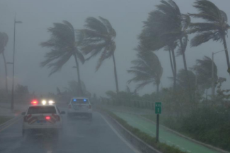 Centrul Naţional pentru Uragane din SUA avertizează asupra unui risc de 80% de formare a unui ciclon tropical în apropierea Floridei