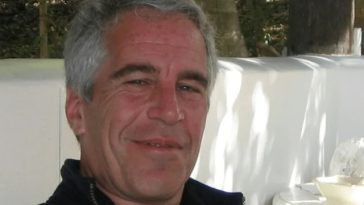 Victime ale abuzurilor comise de Jeffrey Epstein afirmă că fosta sa asistentă, Lesley Groff, a minţit în faţa Congresului cu privire la detalii esenţiale