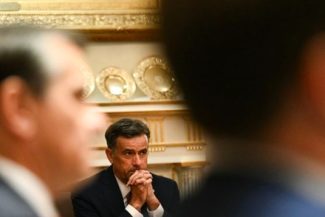 Directorul CIA John Ratcliffe compară modelele AI de vârf cu ”arme nucleare digitale”, la o conferinţă AWS, care anunţă credite de 1 mld. $ destinate spionajului american şi un cloud ”clasificat” al subcontractorilor apărării