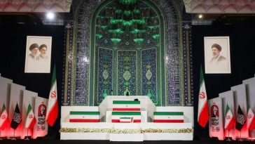 Sicriul cu trupul liderului iranian asasinat Ali Khamenei a fost expus la Teheran, în cadrul unor ceremonii funerare de amploare. Prima apariţie publică de la război încoace a lui Ahmad Vahidi, şeful Gărzilor Revoluţiei